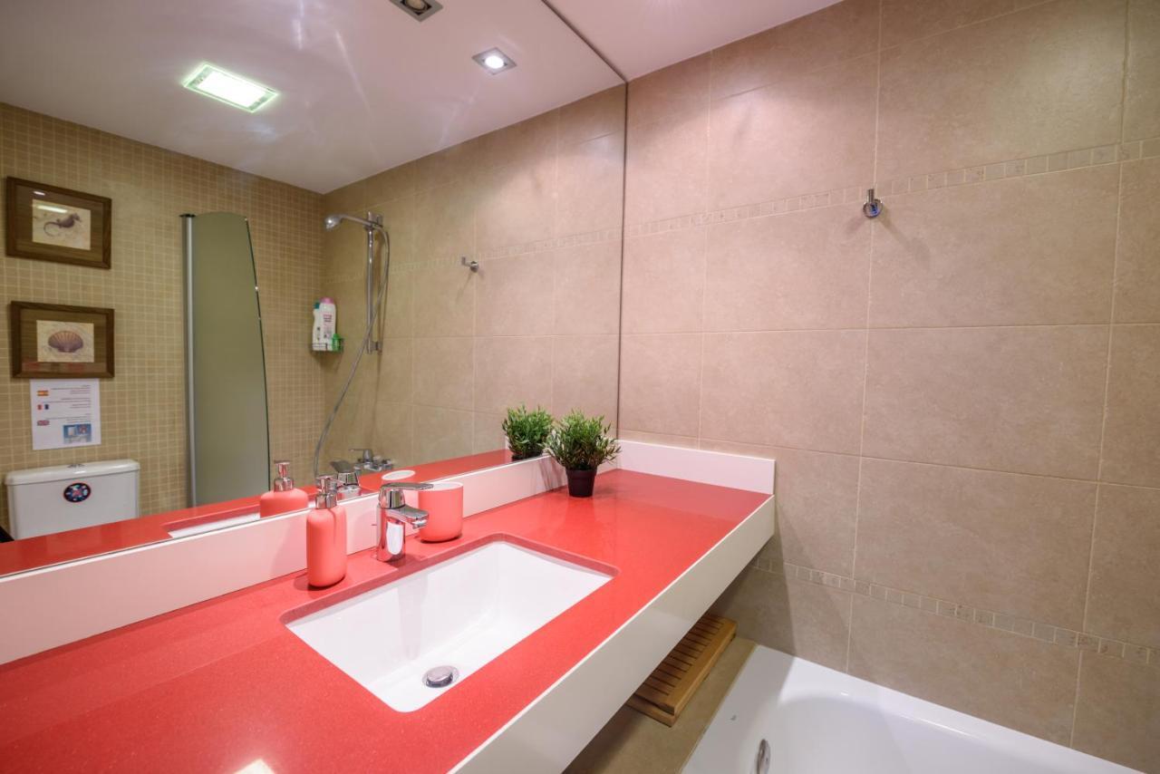 Ramblasrentals Cozy Renovated 2Br With Balcony Lift 20M Rambla - Parking - Wifi Barselona Dış mekan fotoğraf